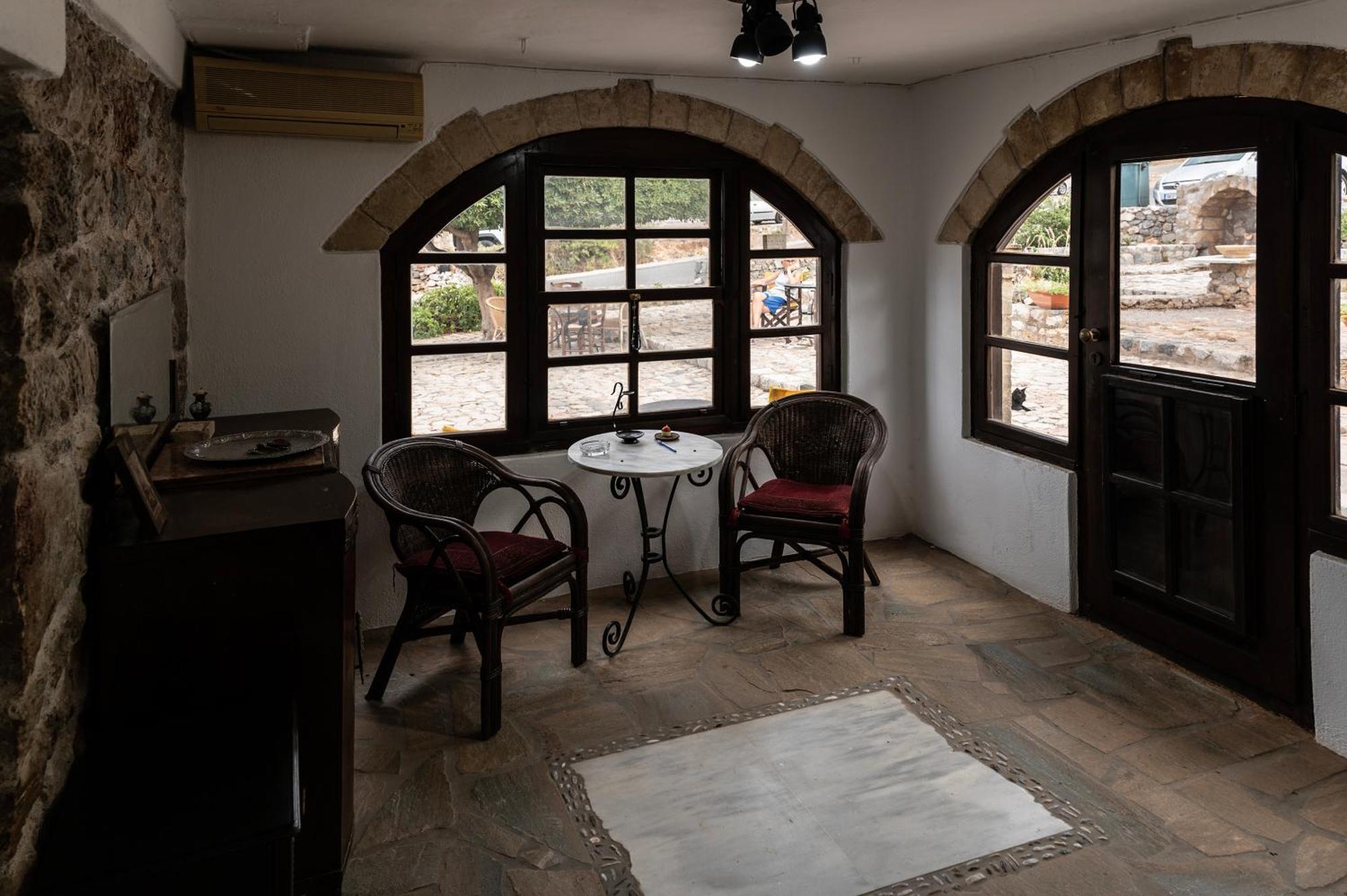 Belessi'S Mansion Daire Yefira Dış mekan fotoğraf