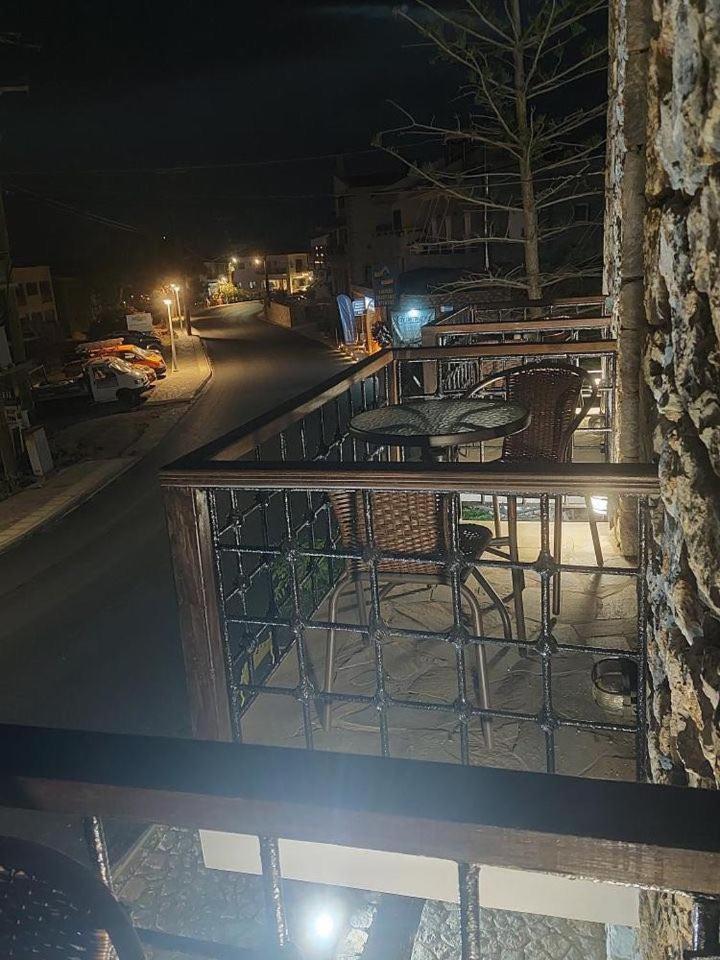 Belessi'S Mansion Daire Yefira Dış mekan fotoğraf